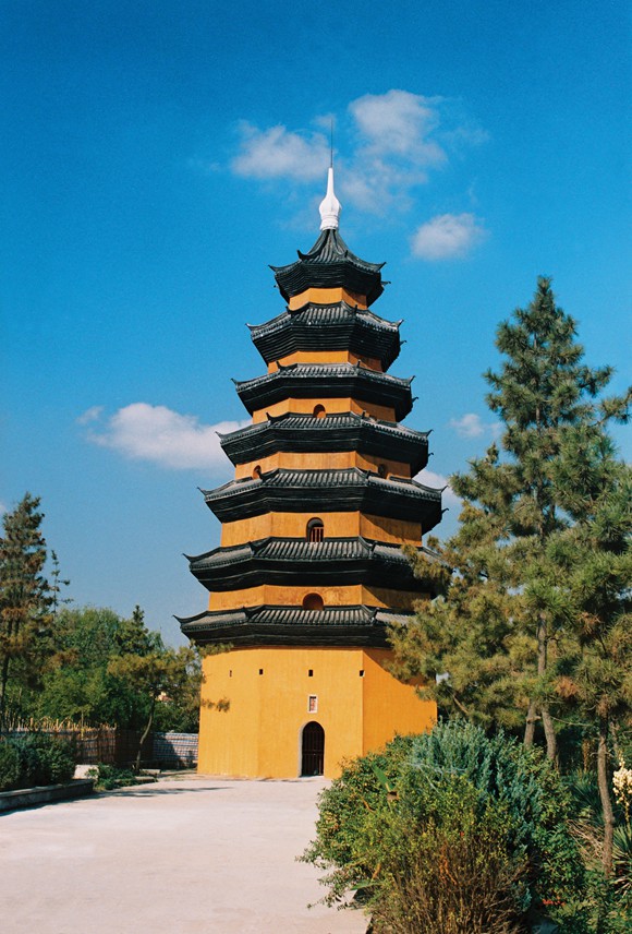 旅游名胜 名胜古迹          淮安城西北角有一座文通塔,是全国重点