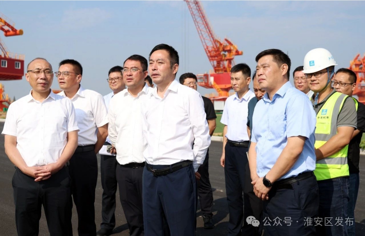 颜复现场督办上河作业港码头相关问题整改.png