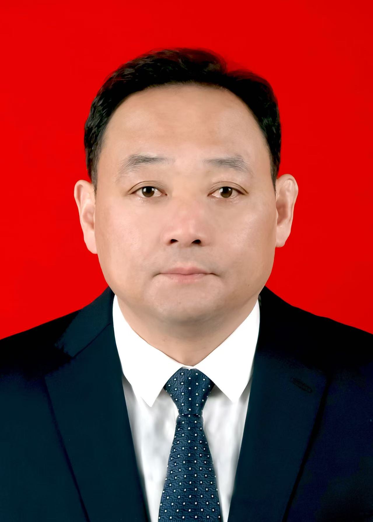 胡长荣.jpg