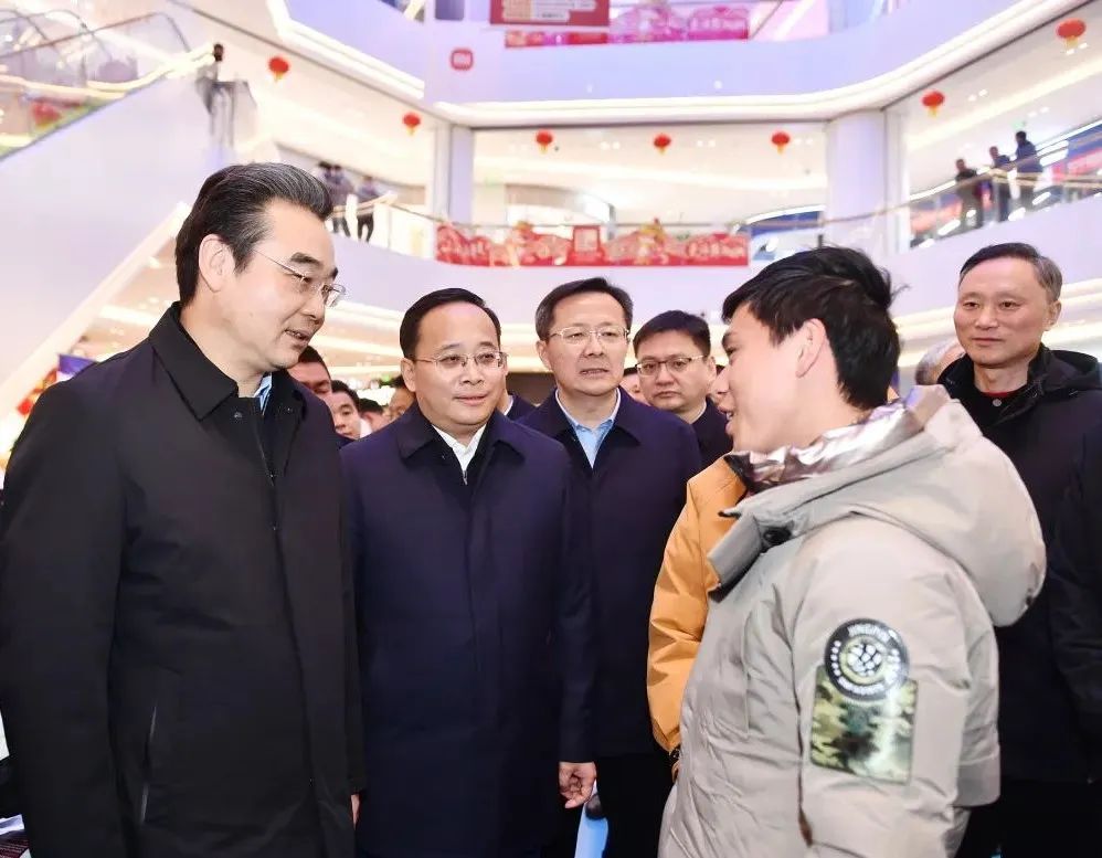 史志军顾坤调研新春招聘大集.jpeg