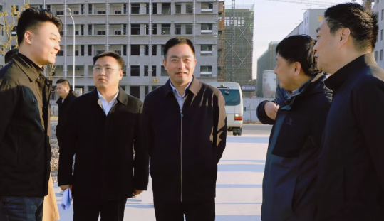 颜复现场推进在建重点项目建设