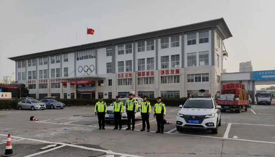 多举措筑牢“淮超”赛事交通保障网