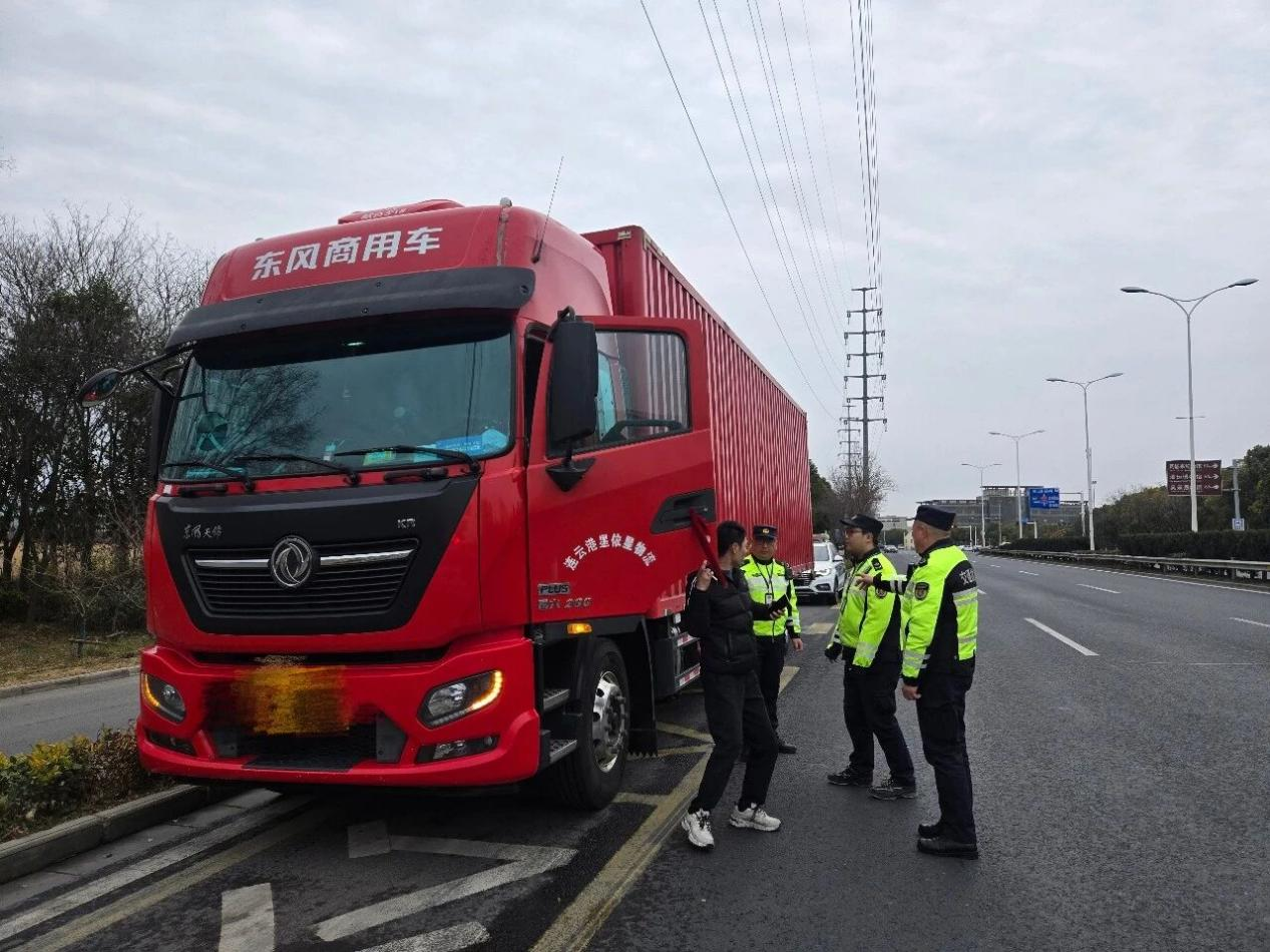 【春节我在岗】区交通运输局春节执法“不打烊...