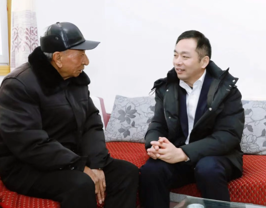 颜复开展春节走访慰问活动