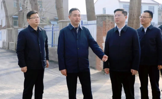 颜复调研推进群众身边不正之风和腐败问题集...