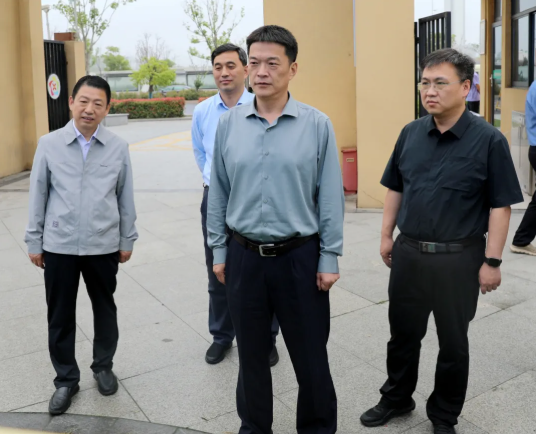 刘晓松专题调研树立和践行正确政绩观学习教...
