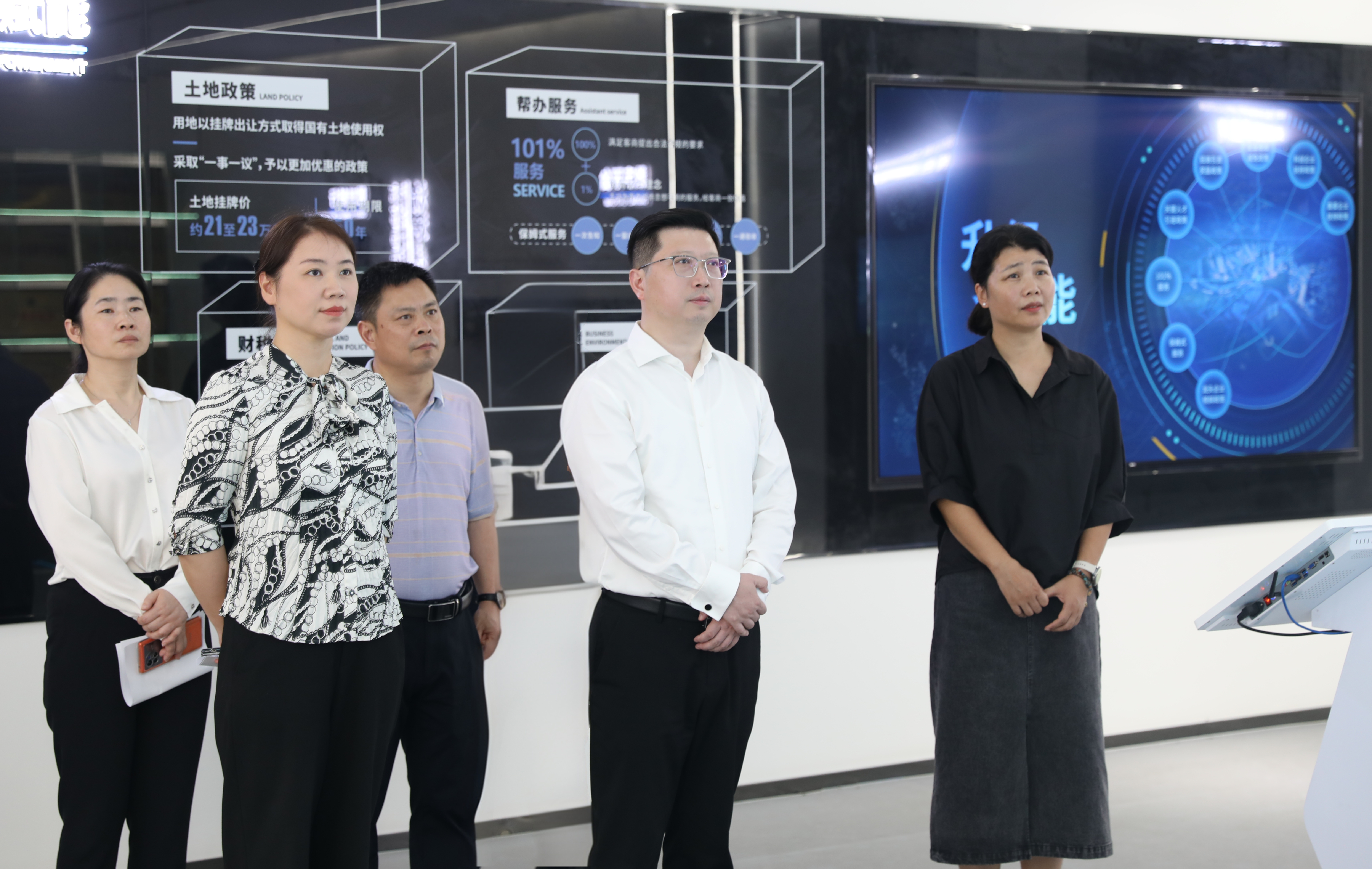 区领导调研推进淮安电子商务现代物流园发展...