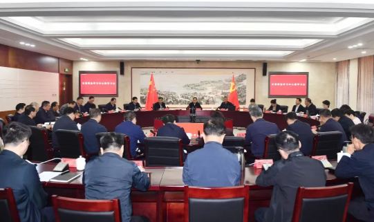 市委理论学习中心组召开学习会